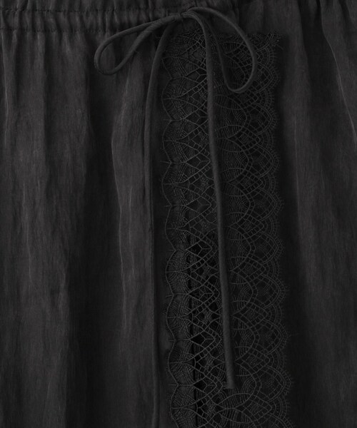 ADAM ET ROPE'（アダムエロペ）の「【サステナブル】レースワンピーススカート（スカート・レディース・ブラック/ホワイト・F）」の19枚目の写真
