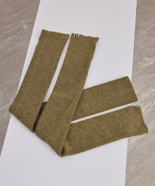 ADAM ET ROPE'（アダムエロペ）の「【J'aDoRe・店舗限定】【extreme cashmere（エクストリーム・カシミア）】ballet（手袋・レディース・グレー/カーキ系・F）」の5枚目の写真