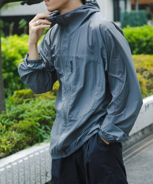 URBAN RESEARCH(アーバンリサーチ)の「Afterglow 15D CORDURA EDC HOODIE(パーカー・メンズ・CHARCOAL/BLACK・L/XL)」の16枚目の写真