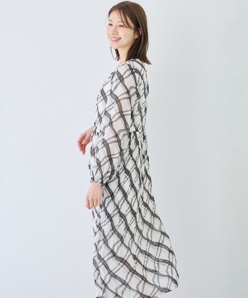 Jayro(ジャイロ)の「チェック切替プリーツワンピース(ワンピース・レディース・ブラック系/ホワイト系・F)」の17枚目の写真
