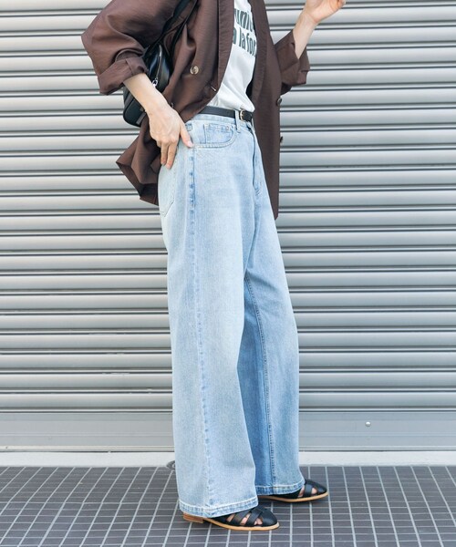 ITEMS URBANRESEARCH（アイテムズ アーバンリサーチ）の「デニムストレートパンツ（デニムパンツ・レディース・L.BLU/BLU・S/M）」の11枚目の写真