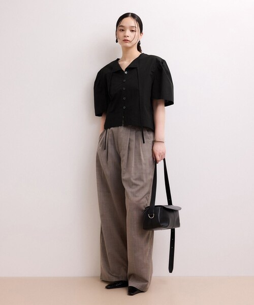 ADAM ET ROPE'（アダムエロペ）の「【WEB限定】タックスリーブブラウス（シャツ/ブラウス・レディース・ブラック/ホワイト/サックス・F）」の5枚目の写真