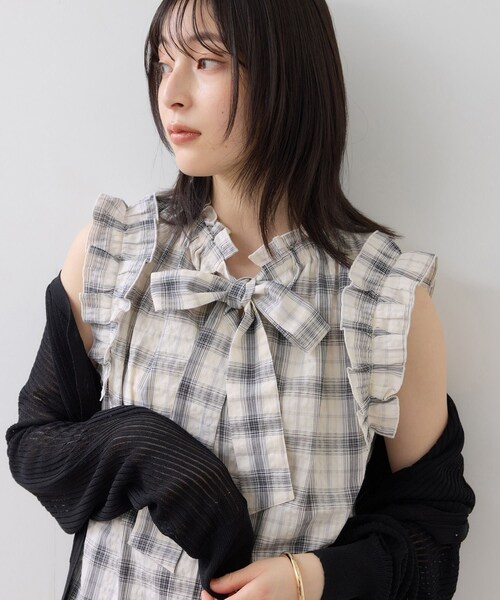 VIS(ビス)の「袖フリルノースリーブブラウス/2WAY(シャツ/ブラウス・レディース・ブラック系/ホワイト系/サックス・F)」の12枚目の写真