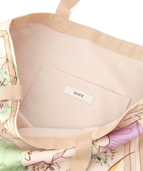 ROPE'（ロペ）の「【YUKO SAEKI for ROPE’・コラボ】スカーフ柄プリント シルクトートバッグ【A4対応】（トートバッグ・レディース・ホワイト/ベージュ・F）」の6枚目の写真