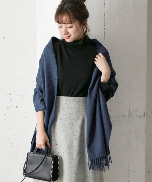 URBAN RESEARCH（アーバンリサーチ）の「HILLTOP　ラムズウールアンゴラストール∴（ストール/ショール・レディース・POMEGRANA/ANTLER/BAMBOO/CLA DENIM/NAVY・one）」の3枚目の写真