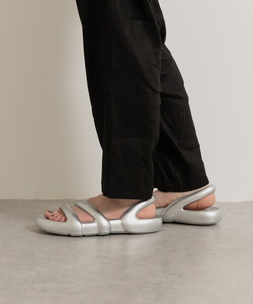 THE GOODLAND MARKET（ザグッドランドマーケット）の「CAMPER　Kobarah Flat Bio Metallic（サンダル・レディース・014SLV/015RED・37/38/39）」の8枚目の写真