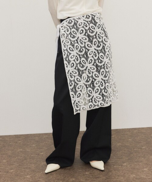 ADAM ET ROPE'（アダムエロペ）の「vintage stock lace scarf（バンダナ/スカーフ・レディース・ホワイト・F）」の2枚目の写真