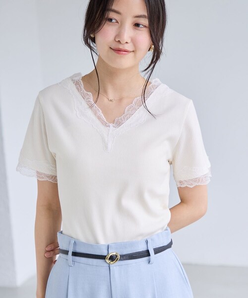 VIS（ビス）の「レーストリムVネックTシャツ/汗ジミ加工（Tシャツ/カットソー・レディース・ブラック/ライトグレー/オフホワイト・F）」の17枚目の写真