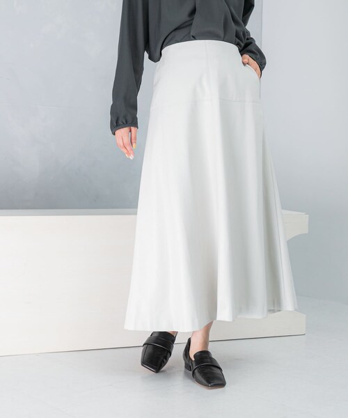 URBAN RESEARCH ROSSO（アーバンリサーチロッソ）の「バックジップフレアスカート（スカート・レディース・LIGHTGRAY/MOCHA/DARKBROWN・36/38）」の5枚目の写真