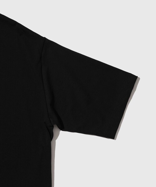 ADAM ET ROPE'(アダムエロペ)の「【ATON/エイトン】DRY COTTN JERSEY T-SHIRT(Tシャツ/カットソー・メンズ・ブラック/ホワイト・4/6)」の7枚目の写真