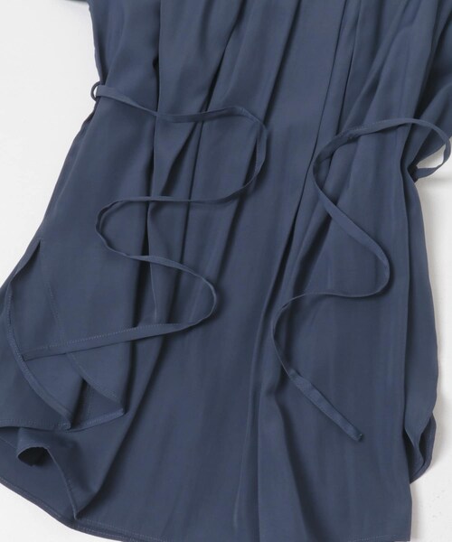 URBAN RESEARCH ROSSO（アーバンリサーチロッソ）の「『一部WEB限定カラー』タックデザインブラウス（シャツ/ブラウス・レディース・OFF/BROWN/KIWI/NAVY・Free）」の13枚目の写真