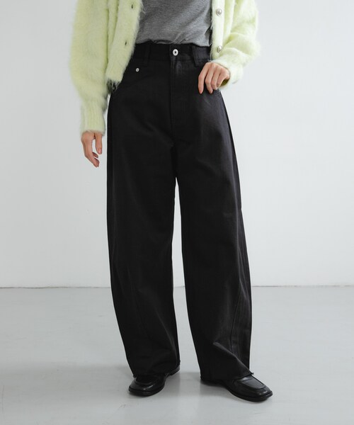 URBAN RESEARCH（アーバンリサーチ）の「コットンサテンカットオフカーブパンツ（その他パンツ・レディース・BEIGE/BLACK・36/38/40）」の2枚目の写真