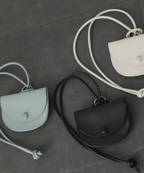 SENSE OF PLACE by URBAN RESEARCH(センスオブプレイスバイアーバンリサーチ)の「ミニフラップショルダーバッグ(ショルダーバッグ・レディース・BLACK/IVORY/L.BLUE・one)」の13枚目の写真