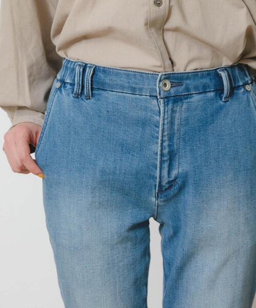 URBAN RESEARCH Sonny Label（アーバンリサーチサニーレーベル）の「MONAME　NEW RELAX TAPERED（デニムパンツ・レディース・LIGHTBLUE・XS/S/M）」の14枚目の写真