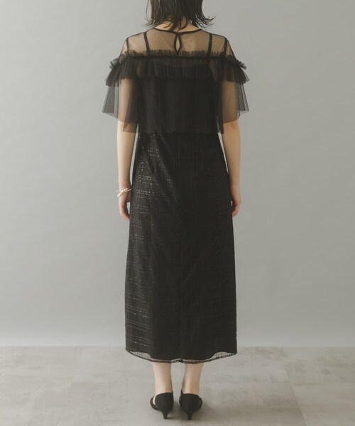 URBAN RESEARCH ROSSO（アーバンリサーチロッソ）の「kaene　フリルチュールドッキングドレス（ワンピース・レディース・Salmonpink/black・36）」の4枚目の写真