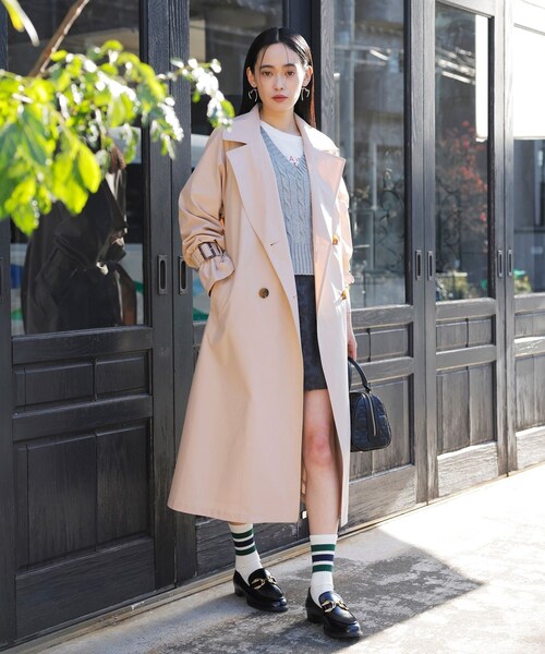 VIS（ビス）の「【定番人気】【撥水/UVケア】後ろタックトレンチコート スプリングコート（トレンチコート・レディース・キナリ/ベージュ/サックス・F）」の19枚目の写真