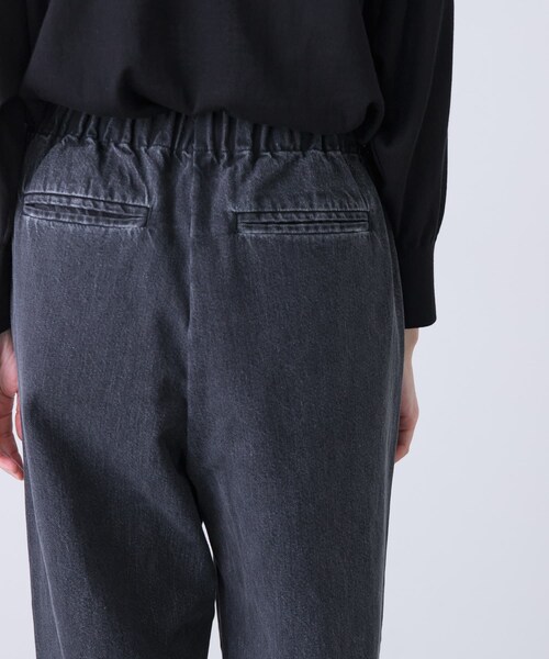 かぐれ（カグレ）の「フェードデニムイージーパンツ（デニムパンツ・レディース・L/INDIGO/BLACK・FREE）」の14枚目の写真