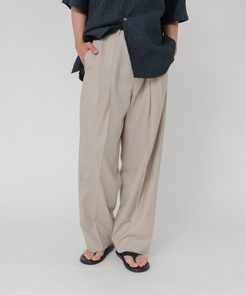 URBAN RESEARCH(アーバンリサーチ)の「『別注』YLEVE×URBAN RESEARCH S120'S WOOL 3TACK PANTS(その他パンツ・メンズ・BLACK/BEIGE・3/4)」の16枚目の写真