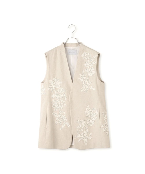 ADAM ET ROPE'（アダムエロペ）の「エンブロイダリージレ（ベスト・レディース・ブラック/キナリ・F）」の15枚目の写真