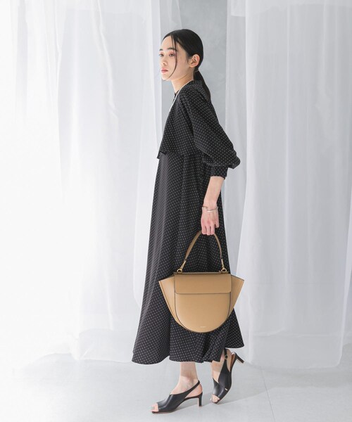 URBAN RESEARCH ROSSO（アーバンリサーチロッソ）の「『WEB限定』ドットプリントケープワンピース（ワンピース・レディース・NAVY/BLACK・FREE）」の21枚目の写真