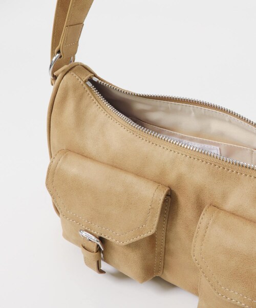 KBF（ケイビーエフ）の「STAND OIL　JOEY BAG MINI（ショルダーバッグ・レディース・CAMEL/MARRON/BLACK・One）」の15枚目の写真