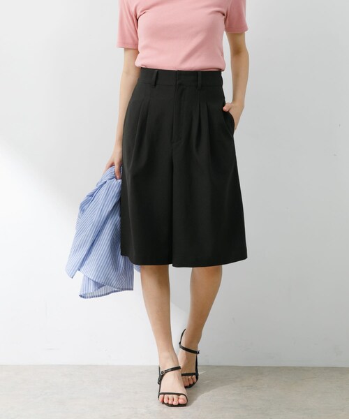 URBAN RESEARCH ROSSO（アーバンリサーチロッソ）の「『UR TECH DRYLUXE』F by ROSSO　タックハーフパンツ（その他パンツ・レディース・BLACK/BEIGE/MOCHA・36/38）」の5枚目の写真