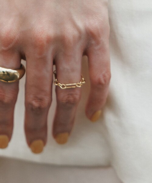 ADAM ET ROPE'(アダムエロペ)の「【EO(イオ)】Chain ring (small)(リング・レディース・ゴールド・F/11)」の3枚目の写真