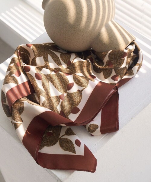 ROPE' PICNIC（ロペピクニック）の「90×90 アソートビンテージライクパターンスカーフ（バンダナ/スカーフ・レディース・ブラック系/ブルー系/ワイン・F）」の11枚目の写真