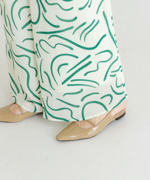 URBAN RESEARCH（アーバンリサーチ）の「ポインテッドバックストラップシューズ（パンプス・レディース・BLACK/BEIGE・36/37/38/39）」の19枚目の写真