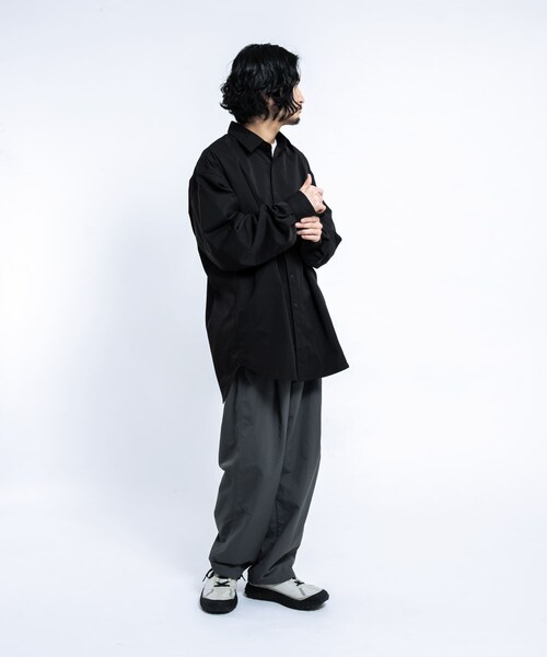 EKAL(エカル)の「SOLOTEXツイルレギュラーカラーシャツ(シャツ/ブラウス・メンズ・ネイビー/ブラック・M/L)」の11枚目の写真