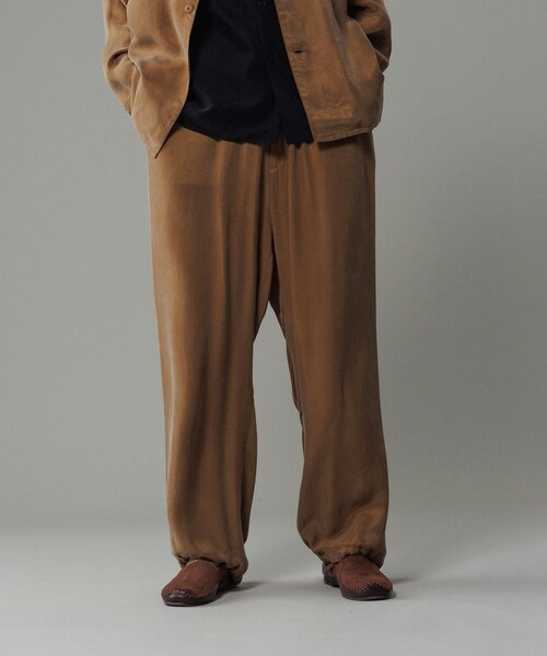 ADAM ET ROPE'（アダムエロペ）の「キュプラビスコース ワイドイージーパンツ  / セットアップ対応（その他パンツ・メンズ・ブラック系/スミクロ/キャメル系/カーキ・L/M）」の20枚目の写真