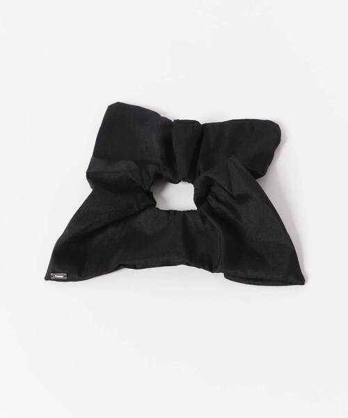 URBAN RESEARCH ROSSO（アーバンリサーチロッソ）の「heyep　Silk Square Medium Scrunchie（ヘアゴム・レディース・BLACK/WHITE/別注BLUE・-）」の4枚目の写真