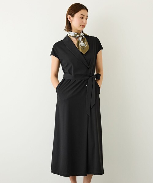 ROPE'(ロペ)の「ジャージラップフレンチスリーブワンピース/UVカット・接触冷感・吸水速乾・イージーケア(ワンピース・レディース・ブラック/キャメル・36/38)」の10枚目の写真
