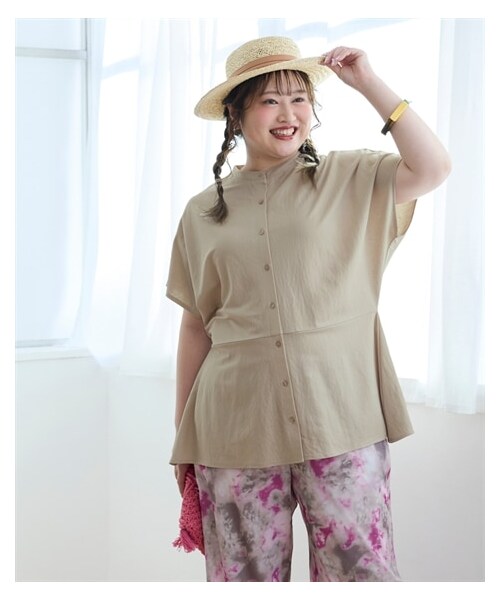 nissen（ニッセン）の「＜大きいサイズ＞美ラクRUタッチフレンチスリーブペプラムバンドカラーチュニック（接触冷感・ＵＶカット・抗菌防臭）（チュニック・レディース・ミントグリーン/黒/グレージュ・L/LL/3L/4L/5L/6L/8L/10L）」の6枚目の写真