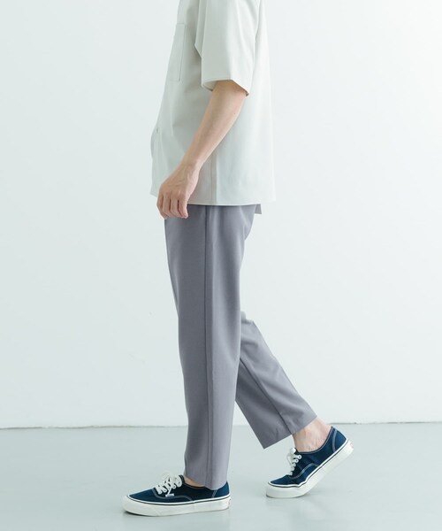 ITEMS URBANRESEARCH（アイテムズ アーバンリサーチ）の「『セットアップ対応』ウォッシャブル×クールタッチTRテーパードパンツ（その他パンツ・メンズ・BLK/BEG/GRY/CHK・S/M/L）」の22枚目の写真