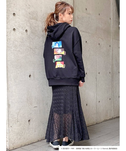 dazzlin（ダズリン）の「【セーラームーンエターナル】プリントオーバーフーディ（パーカー・レディース・オフホワイト/ブラック/ピンク・F）」の20枚目の写真