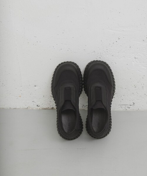 KBF（ケイビーエフ）の「チャンキーソールパファースリッポン（スニーカー・レディース・KHAKI/BLACK・37/38/39）」の9枚目の写真