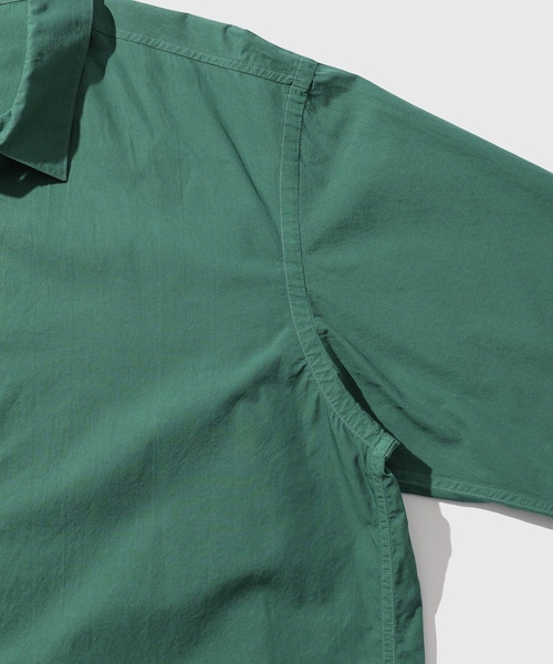 ADAM ET ROPE'(アダムエロペ)の「【ATON/エイトン】SHRINK COTTON LAWN OVERSIZED S/S SHIRT(シャツ/ブラウス・メンズ・グリーン/ブルー系・4/6)」の8枚目の写真