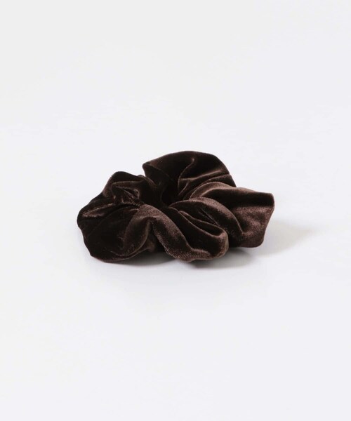 URBAN RESEARCH DOORS(アーバンリサーチドアーズ)の「ベロアリボンシュシュ(ヘアゴム・レディース・BROWN/CHARCOAL・one)」の13枚目の写真