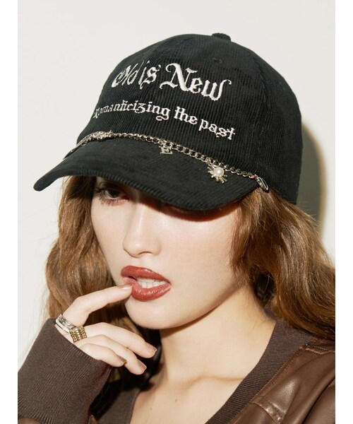 EVRIS（エヴリス）の「チャームコーデュロイCAP（キャップ・レディース・ブラック/ブラウン・F）」の4枚目の写真