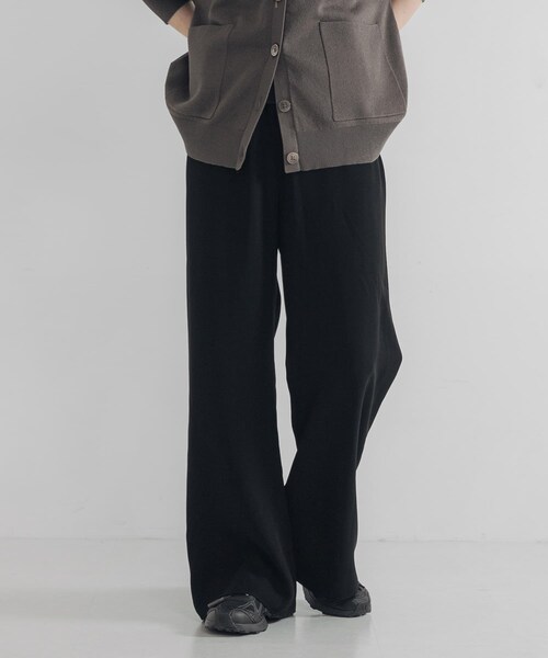 URBAN RESEARCH(アーバンリサーチ)の「ストレッチフレアイージーパンツ(その他パンツ・レディース・CHARCOAL/BLACK・36/38/40)」の4枚目の写真