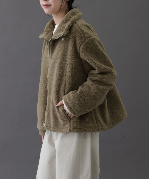 URBAN RESEARCH DOORS（アーバンリサーチドアーズ）の「FORK&SPOON　スタンドカラーボアブルゾン（ブルゾン・レディース・BLACK/BEIGE・1）」の14枚目の写真