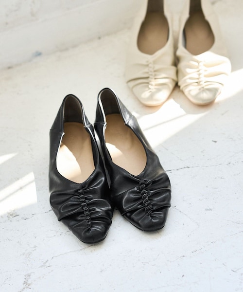VIS（ビス）の「ギャザーバブーシュパンプス（パンプス・レディース・ブラック/オフホワイト・L/M）」の3枚目の写真