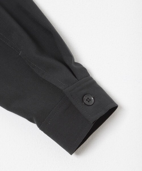 ITEMS URBANRESEARCH（アイテムズ アーバンリサーチ）の「『撥水/防汚/接触冷感』多機能ダブルポケットシャツジャケット(楽着シリーズ)（テーラードジャケット・メンズ・CHA/NVY/BEG・M/L）」の10枚目の写真
