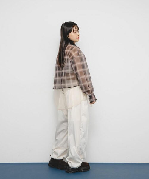 KBF（ケイビーエフ）の「チュールレイヤードシャツ（シャツ/ブラウス・レディース・GRYck×GRY/PINK×GRAY/BRN×BLUE/BRNck×BEG・one）」の11枚目の写真