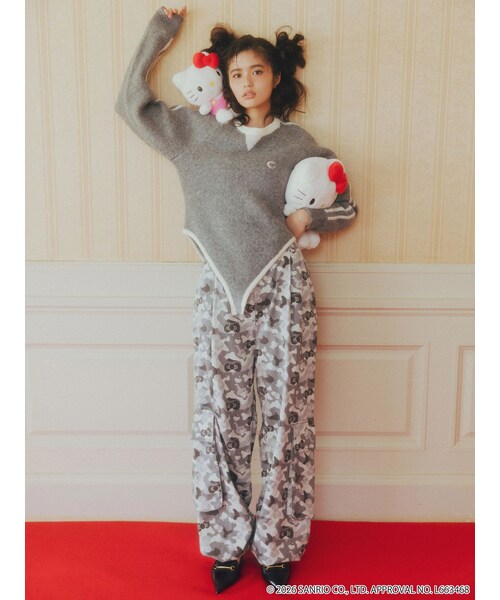 CALNAMUR（カルナムール）の「【HELLO KITTYコラボ】カモフラワークパンツ（その他パンツ・レディース・グレー/カーキ・F）」の4枚目の写真