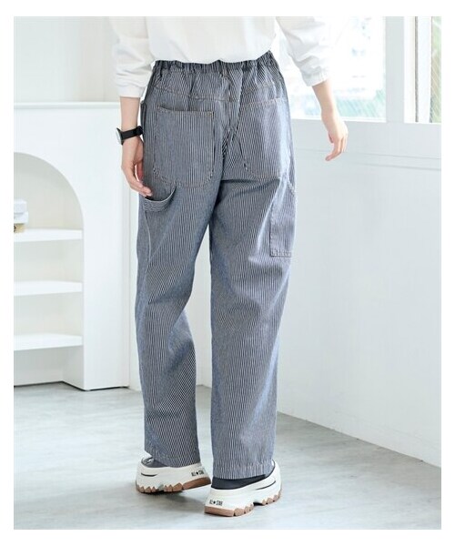 nissen（ニッセン）の「大きいサイズ メンズライクペインターワイドシルエットパンツ（ゆったりヒップ）（パンツ・レディース・ウオッシュドブルー/ヒッコリー・L/LL/3L/4L/5L/6L/8L/10L）」の9枚目の写真