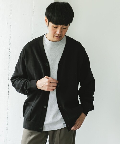URBAN RESEARCH DOORS（アーバンリサーチドアーズ）の「『XLサイズ/WEB限定/仁村紗和さん着用』『UR TECH 200日ニット』Vネックカーディガン（カーディガン/ボレロ・メンズ・MOCHA/BLACK・M/L/XL）」の10枚目の写真