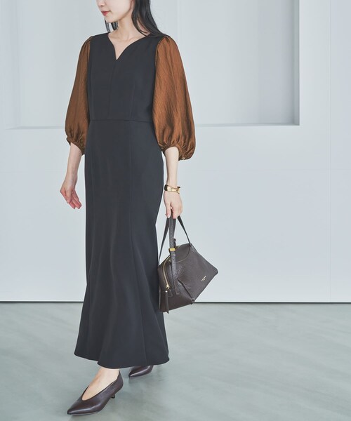 URBAN RESEARCH ROSSO（アーバンリサーチロッソ）の「ドッキングスリーブVネックワンピース（ワンピース・レディース・KHK×BRN/BL×BRONZE・FREE）」の9枚目の写真