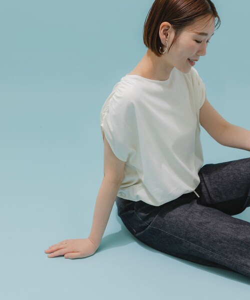 URBAN RESEARCH ROSSO（アーバンリサーチロッソ）の「『UR TECH』F by ROSSO　UVCUTバックオープンクロップドTシャツ（Tシャツ/カットソー・レディース・BLACK/OFF WHITE/YELLOW・FREE）」の6枚目の写真